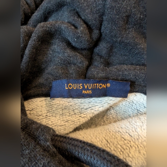 *SOLD* Louis Vuitton script logo hoodie - Picture 6 of 9